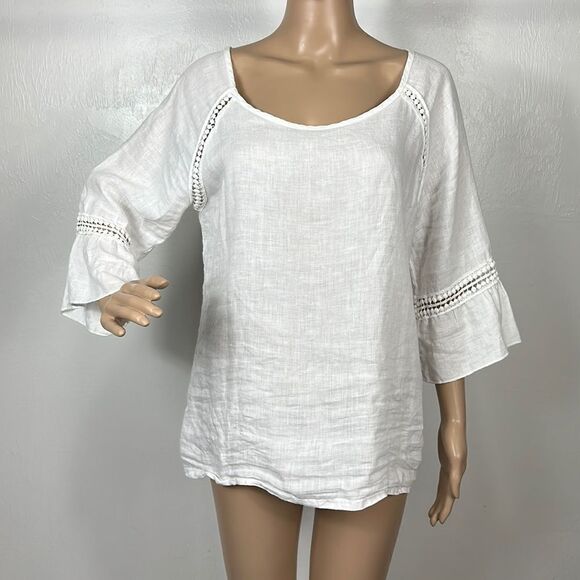 White 3/4 Bell Sleeves Eyelet detailing Top Size M - Picture 1 of 5